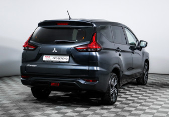 Подержанный автомобиль Mitsubishi Xpander 2022 года (5 фото)