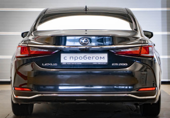Подержанный автомобиль Lexus ES 2020 года (5 фото)