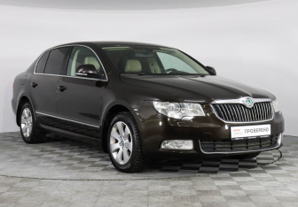 Подержанный автомобиль Skoda Superb Liftback 2012 года (3 фото)
