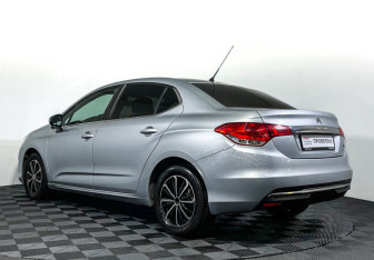 Подержанный автомобиль Citroen C4 Sedan 2014 года (7 фото)