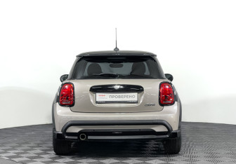 Подержанный автомобиль MINI Hatch 2024 года (6 фото)