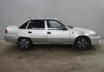 Подержанный автомобиль Daewoo Nexia Sedan 2009 года (5 фото)