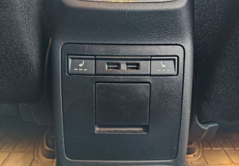 Подержанный автомобиль Skoda Octavia Liftback 2019 года (14 фото)