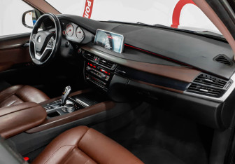Подержанный автомобиль BMW X5 2014 года (9 фото)