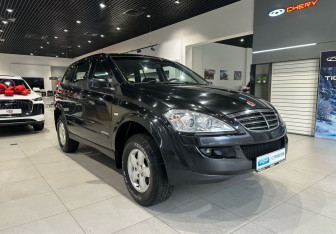 Подержанный автомобиль SsangYong Kyron 2013 года (3 фото)