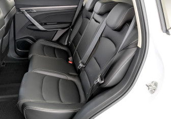 Подержанный автомобиль Geely Atlas Pro 2023 года (12 фото)
