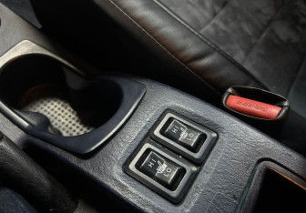 Подержанный автомобиль Mitsubishi Carisma Sedan 1999 года (19 фото)