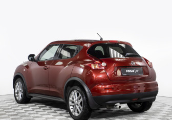 Подержанный автомобиль Nissan Juke 2012 года (7 фото)