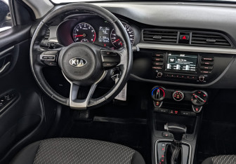 Подержанный автомобиль Kia Rio Hatchback 2020 года (25 фото)