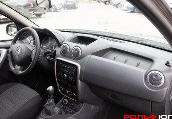 Подержанный автомобиль Renault Duster 2013 года (7 фото)