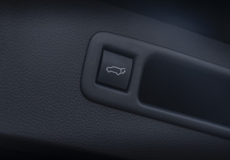 Подержанный автомобиль Toyota Highlander 2025 года (25 фото)