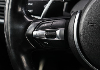 Подержанный автомобиль BMW X5 2017 года (26 фото)