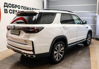 Подержанный автомобиль Changan CS95 2024 года (4 фото)