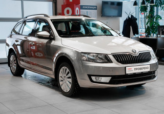 Подержанный автомобиль Skoda Octavia Wagon 2014 года (3 фото)