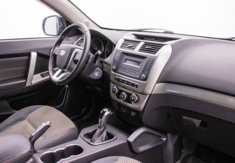 Подержанный автомобиль Geely Emgrand X7 2016 года (10 фото)