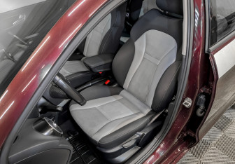 Подержанный автомобиль Audi A1 2012 года (20 фото)