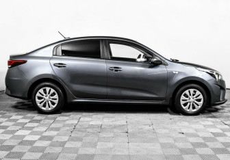 Подержанный автомобиль Kia Rio Sedan 2021 года (4 фото)