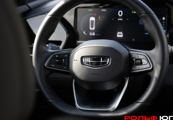 Подержанный автомобиль Geely Monjaro 2024 года (20 фото)