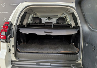Подержанный автомобиль Toyota Land Cruiser Prado 2020 года (10 фото)