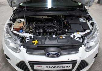 Подержанный автомобиль Ford Focus Hatchback 2011 года (9 фото)