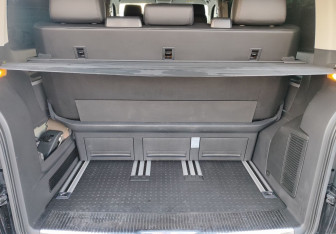 Подержанный автомобиль Volkswagen Multivan 2019 года (13 фото)