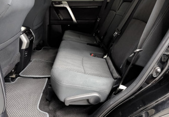 Подержанный автомобиль Toyota Land Cruiser Prado 2021 года (17 фото)