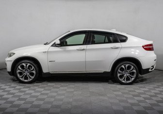 Подержанный автомобиль BMW X6 2012 года (8 фото)