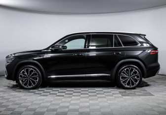 Подержанный автомобиль Geely Monjaro 2026 года (8 фото)