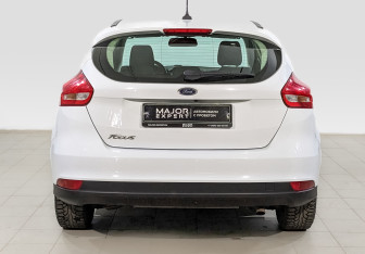 Подержанный автомобиль Ford Focus Hatchback 2018 года (6 фото)