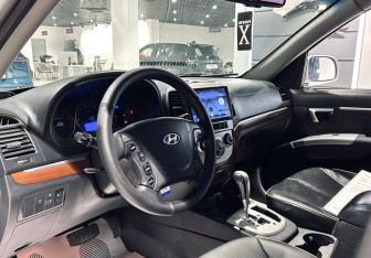 Подержанный автомобиль Hyundai Santa Fe 2009 года (7 фото)