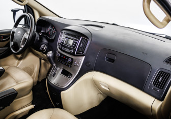 Подержанный автомобиль Hyundai H-1 2016 года (9 фото)