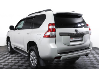 Подержанный автомобиль Toyota Land Cruiser Prado 2014 года (7 фото)