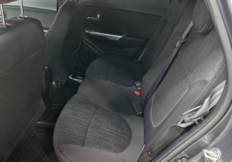 Подержанный автомобиль Kia Rio Hatchback 2012 года (18 фото)