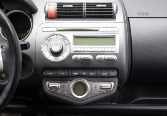 Подержанный автомобиль Honda Jazz 2008 года (15 фото)