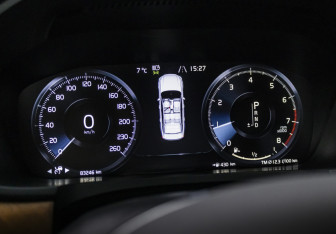 Подержанный автомобиль Volvo S90 2019 года (18 фото)