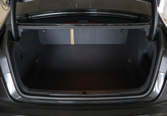 Подержанный автомобиль Audi A6 Sedan 2012 года (22 фото)