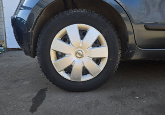 Подержанный автомобиль Nissan Note 2012 года (13 фото)