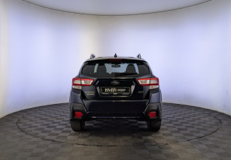 Подержанный автомобиль Subaru XV 2017 года (6 фото)