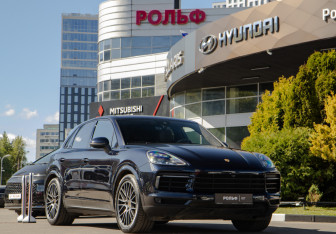 Подержанный автомобиль Porsche Cayenne 2018 года (2 фото)
