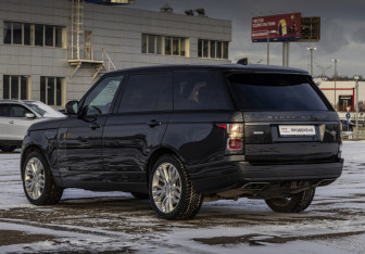 Подержанный автомобиль Land Rover Range Rover 2018 года (7 фото)