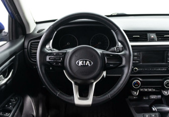 Подержанный автомобиль Kia Rio Sedan 2020 года (13 фото)