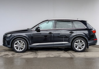 Подержанный автомобиль Audi Q7 2021 года (8 фото)