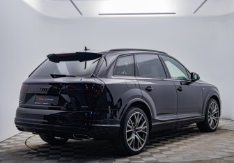 Подержанный автомобиль Audi Q7 2019 года (5 фото)