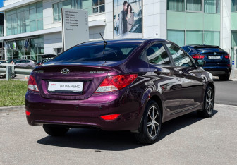 Подержанный автомобиль Hyundai Solaris Sedan 2013 года (5 фото)