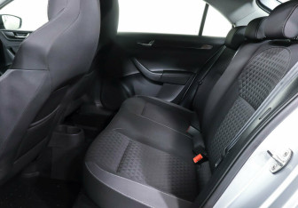 Подержанный автомобиль Skoda Rapid Liftback 2019 года (14 фото)