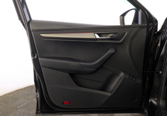 Подержанный автомобиль Skoda Karoq 2020 года (19 фото)