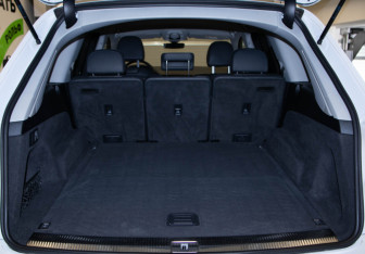 Подержанный автомобиль Audi Q7 2019 года (34 фото)