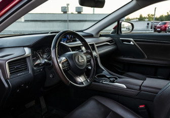 Подержанный автомобиль Lexus RX 2018 года (9 фото)