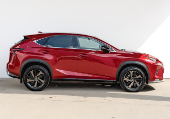 Подержанный автомобиль Lexus NX 2021 года (4 фото)