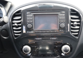 Подержанный автомобиль Nissan Juke 2011 года (19 фото)